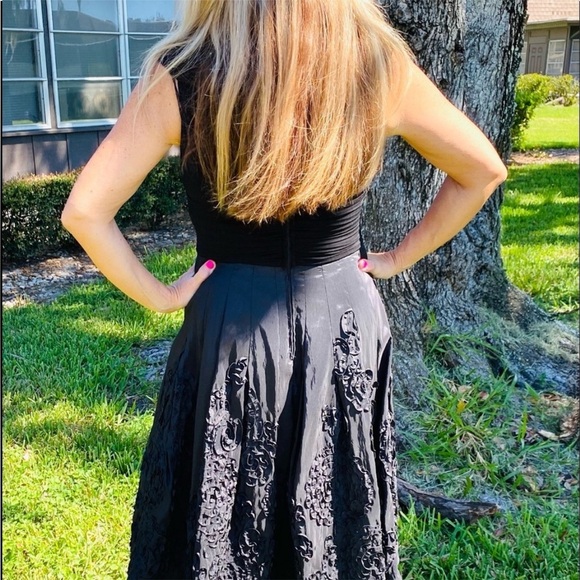 VTG Cach’e,Instantly Slimming,Ribbon Tapestry Adorned,Cinched-Waist Dress,Size 4 - Picture 11 of 13